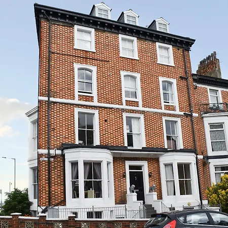 Side ウィットビー