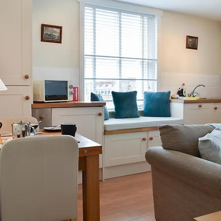 Side * ウィットビー